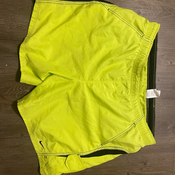 Nike RN37763 Men’s Neon Lime Sport Short Size XL - Picture 4 of 12